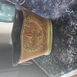 Vintage style metal container